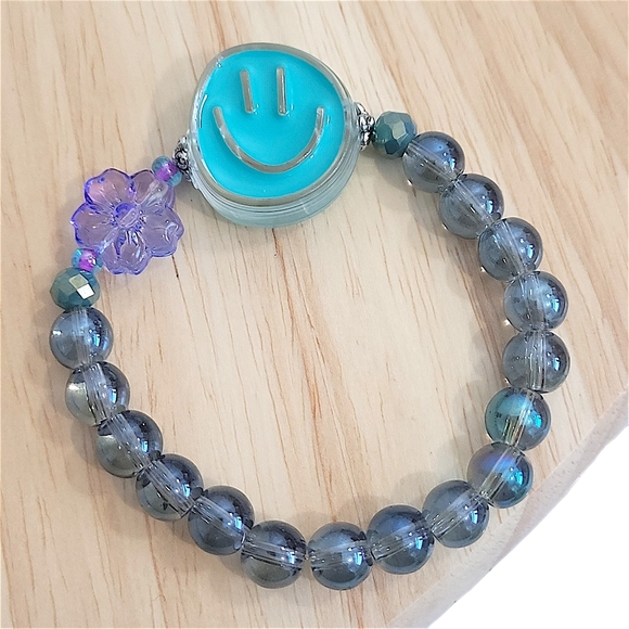 Hand Crafted Beaded Kids Bracelet Blue And Purple Floral Smiley Face Size 6.5" - Picture 5 of 5